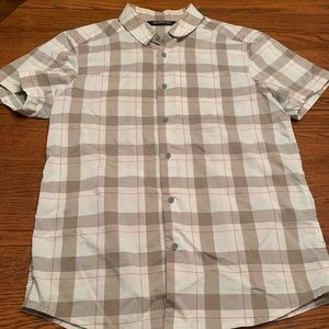 Arc’teryx men’s short sleeve button up shirt